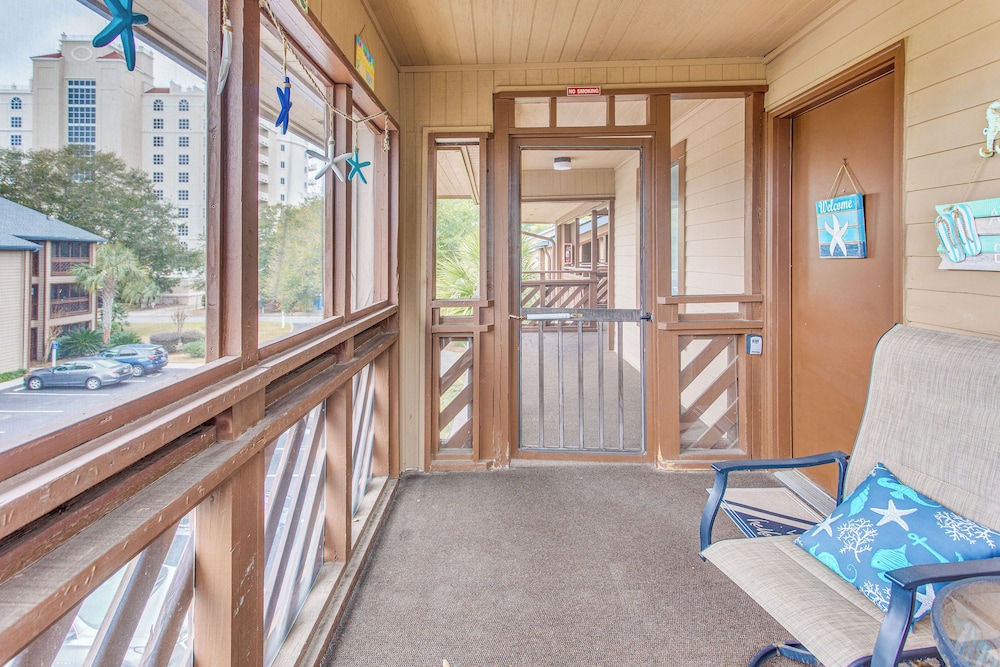 Walk to Ocean: Condo w/ 2 Pools in Myrtle Beach