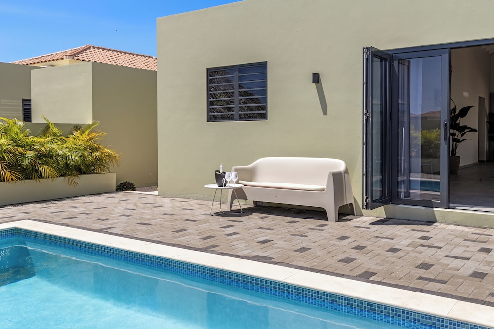 Villa Solana with private pool, Mambo Beach
