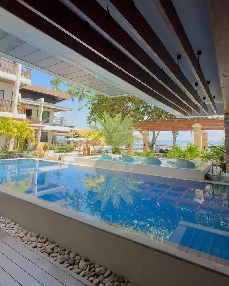 Alima ARQ Beach Resort