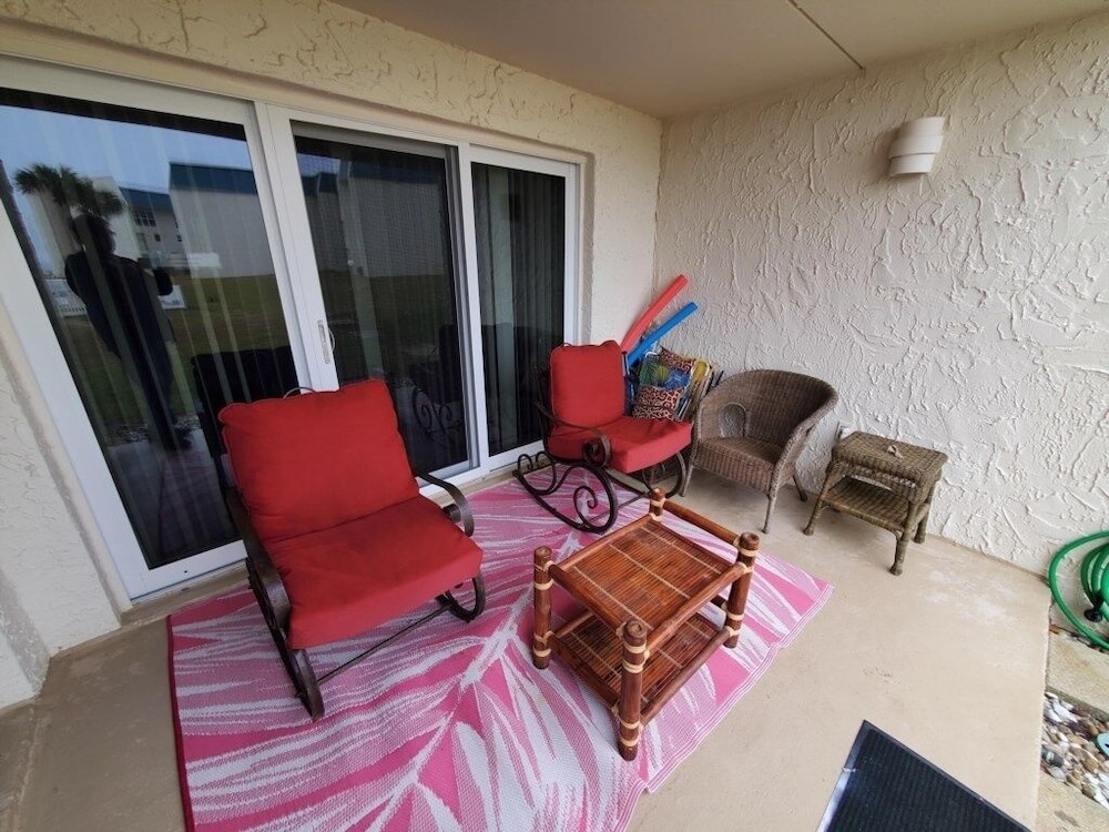 Tradewinds 151 1 Bedroom Condo