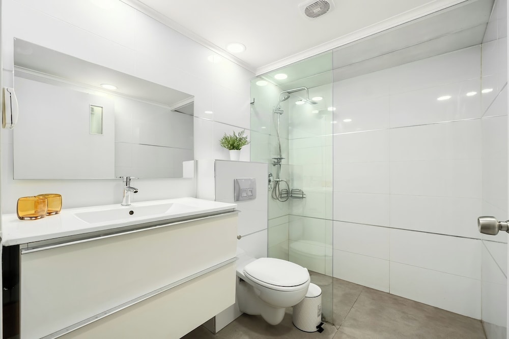 Royal Park Apt Resort by Sea N Rent