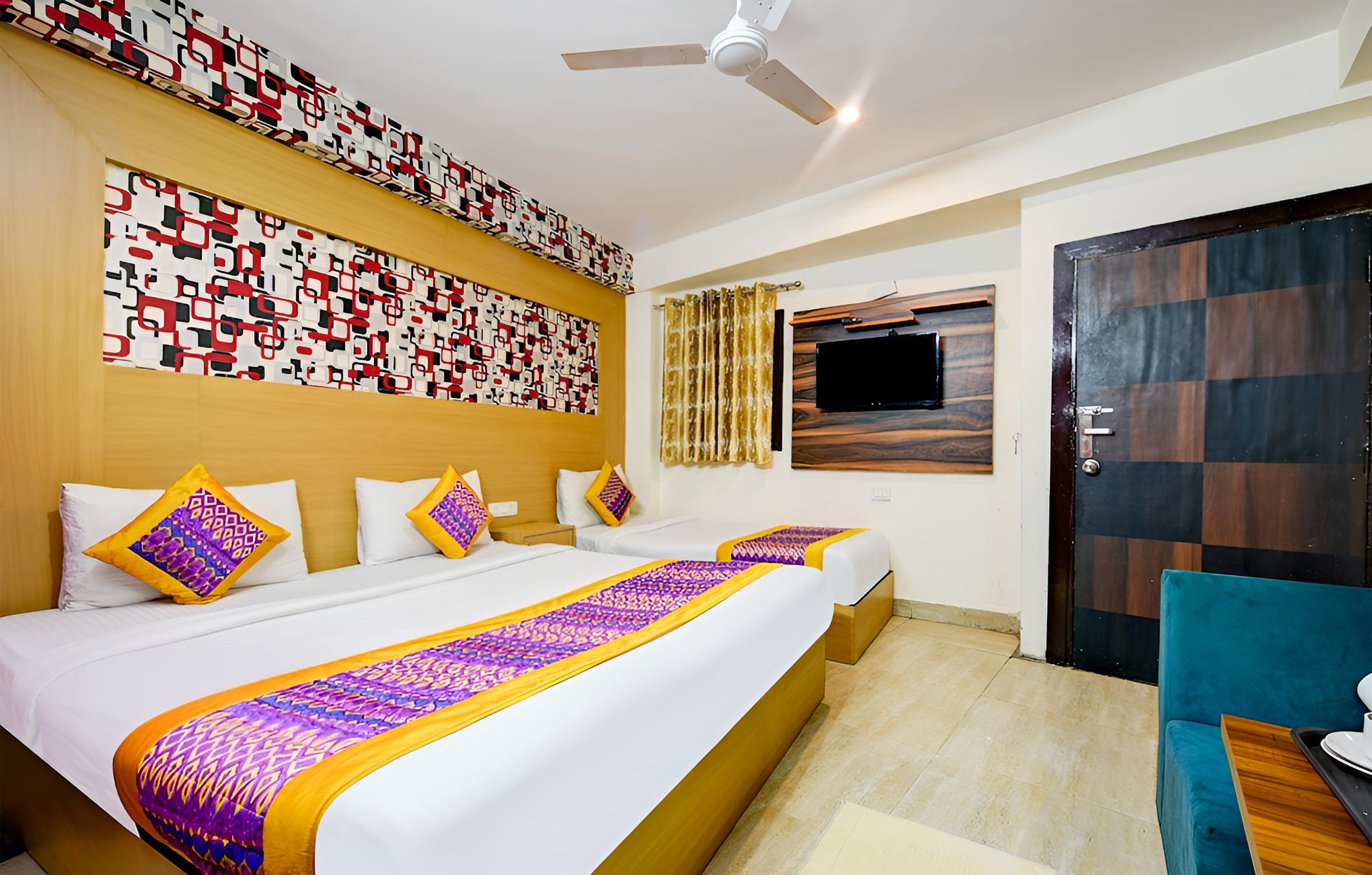 Hotel Ark Wood Near Delhi Airport view 5