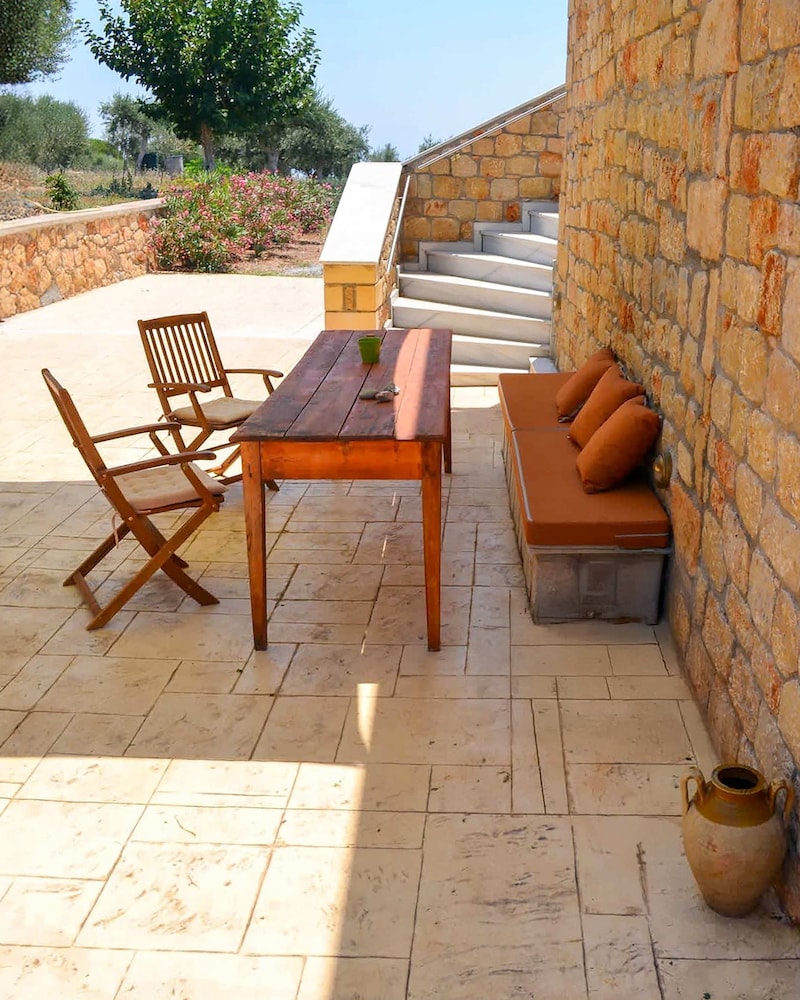 Villa Eleni - Private Pool Retreat Near Kardamili