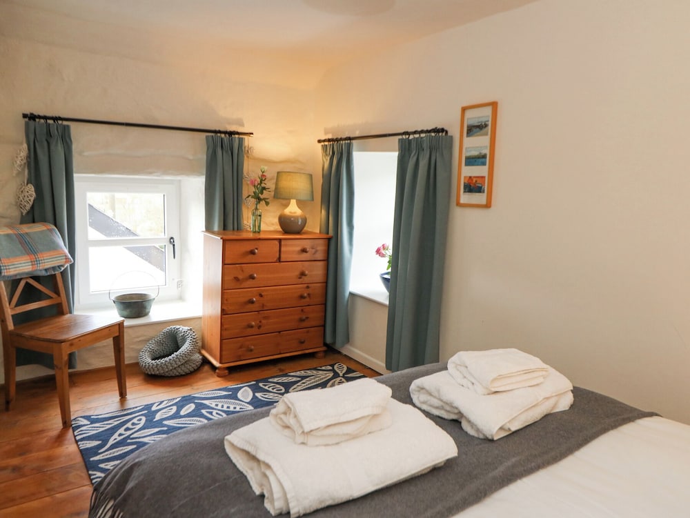 Dyffryn Cottage