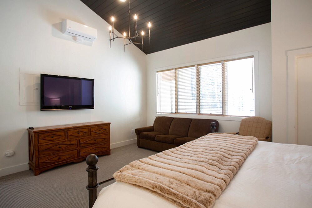 Trail's End Lodge at Deer Valley Resort - Three Bedroom Residence with Den and Spa #303 3 Condo