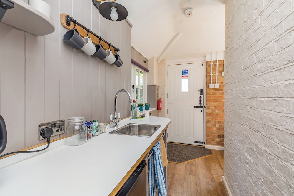 Old Mill Lodge I By Huluki Sussex Stays
