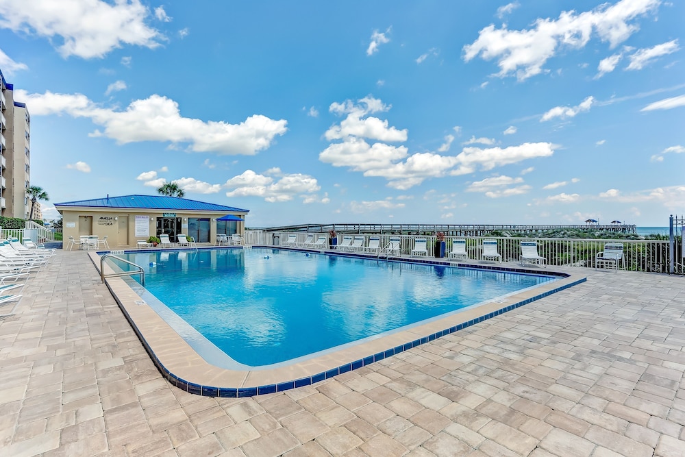 Fernandina Beach Vacations - Beach Condo Miles-long Views Sand and Sea, Access to Private Fishing Pier by RedAwning - Property Image 5