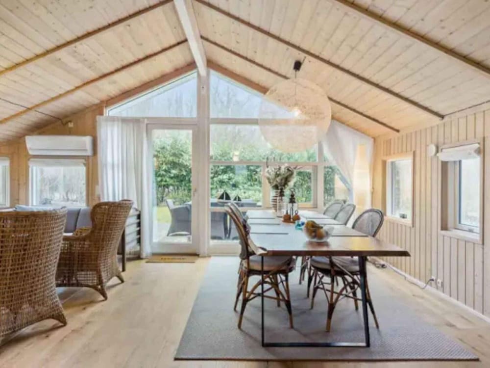 5 Star Holiday Home in Dronningmolle