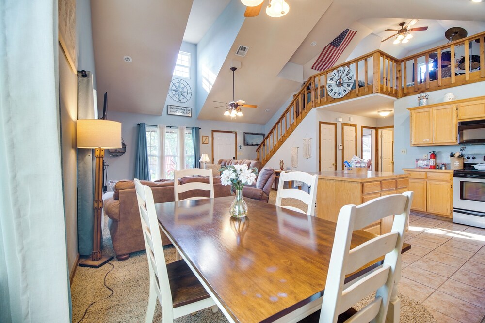 Incredible Log Home: 1 Mile From Lake Tenkiller view 2