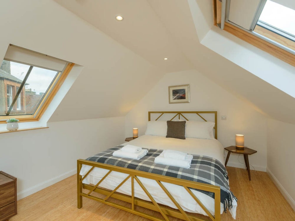 Curlew - Double Upper Apartment view 5