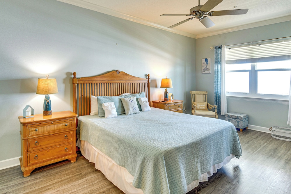Steps to Beach: Palm Coast Escape w/ Resort Perks!