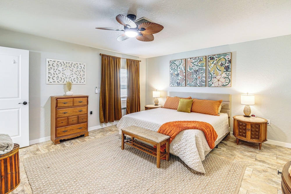 NEW Listing! Gorgeous Poolside Views: Havasu Haven