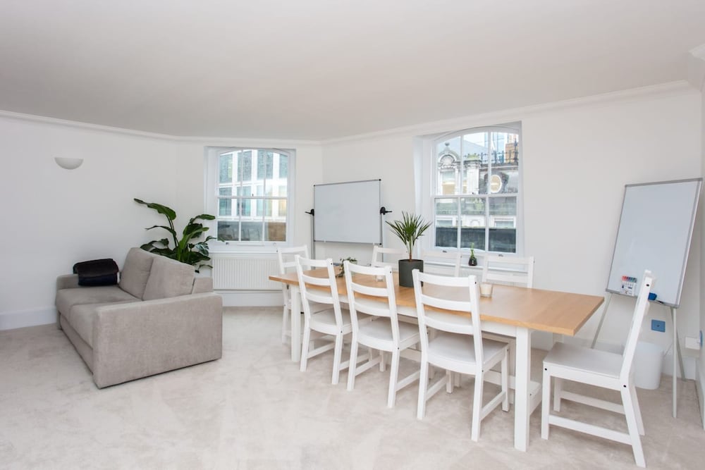 Modern 2 Bedroom Apartment in the Heart of London