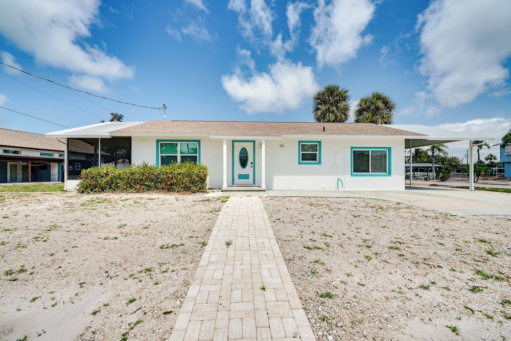 1 Block to Shore: Fort Myers Beach Retreat view 5