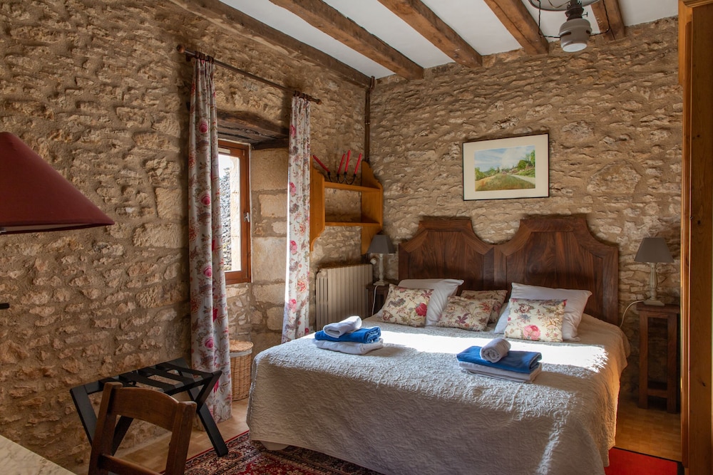 Chambre D'hôtes La Rossillonie