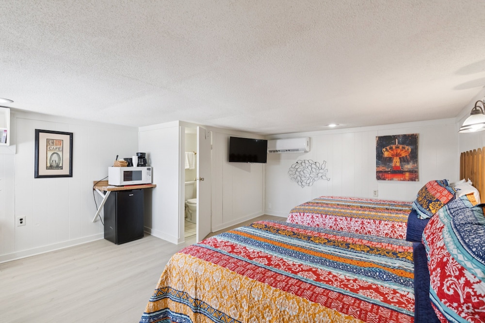 Dave's Last Resort Poolside - Long Stay Discount - Relaxing Cabin 3 1 Bedroom Hotel Room