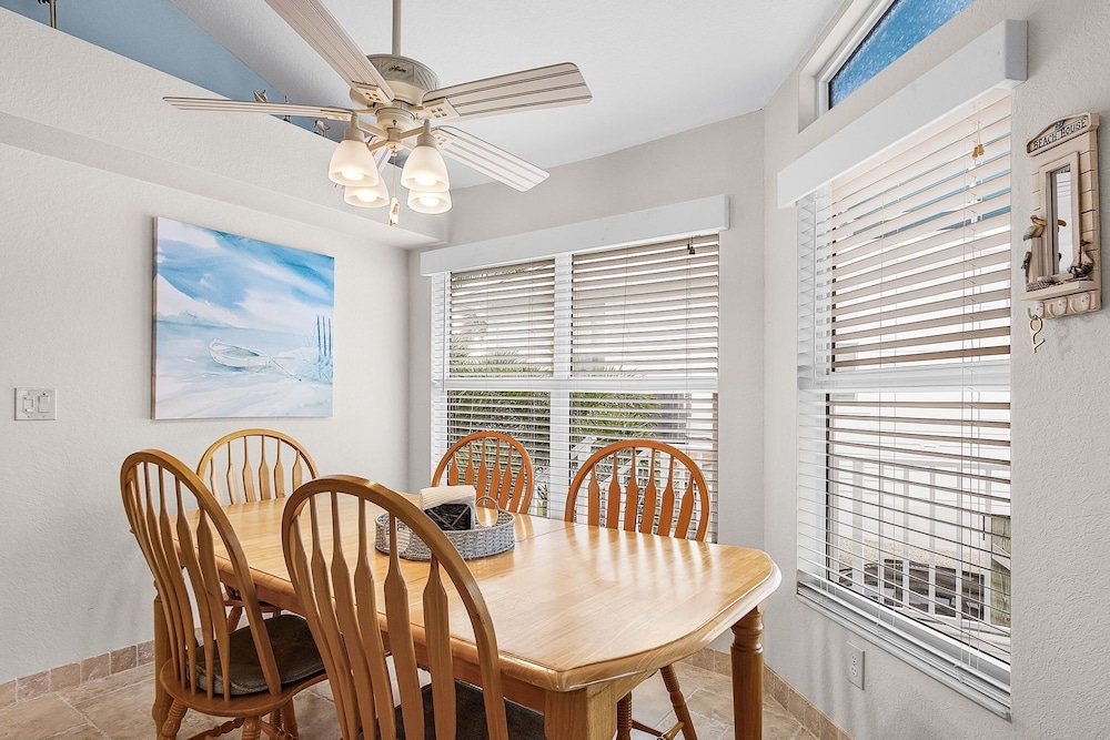 5550 Palmetto Paradise: 3br W/ Gulf Views, Heated Pool 3 Bedroom Home