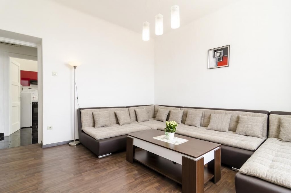 Ploce Apartments - Mama's