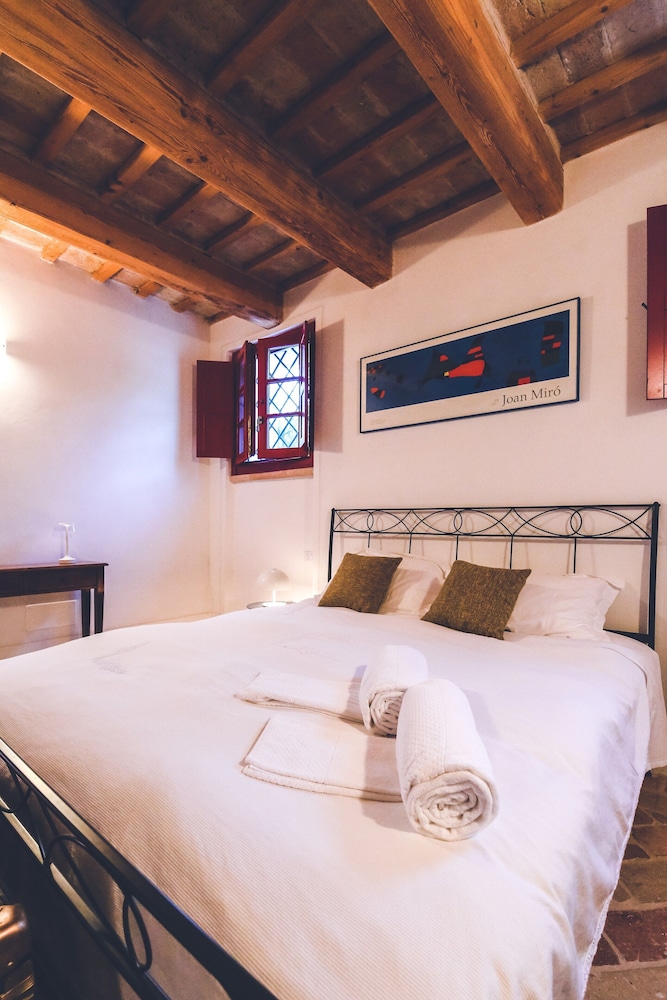 Manor in Marche Near Adriatic Beaches photo 5