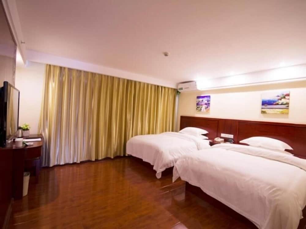 GreenTree Inn LaiBin DaQiao Road YeJin Road Express Hotel
