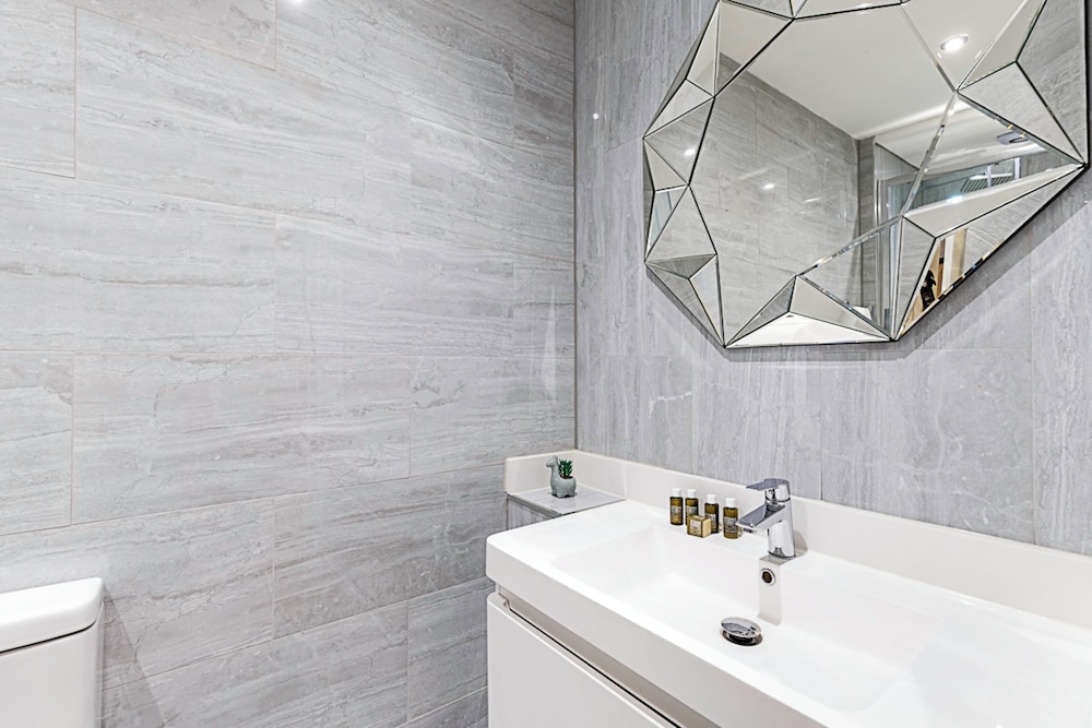 Beautiful Two Bedroom Abode in Notting Hill