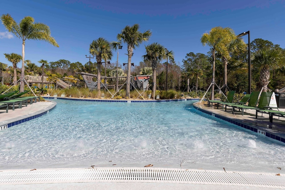 Stylish 4BR Pool Townhome Storey Lake