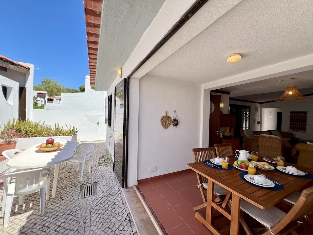 Vilamoura SUN Bright With Pool by Homing