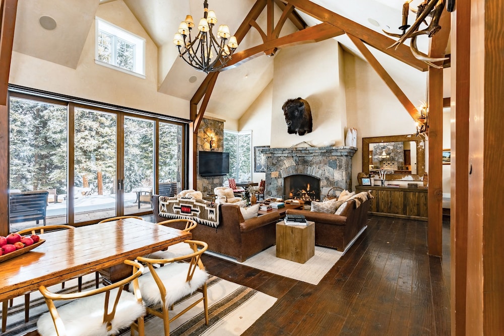 Twin Creeks Ranch Luxury Aspen Group Retreat 25-acres Guest House