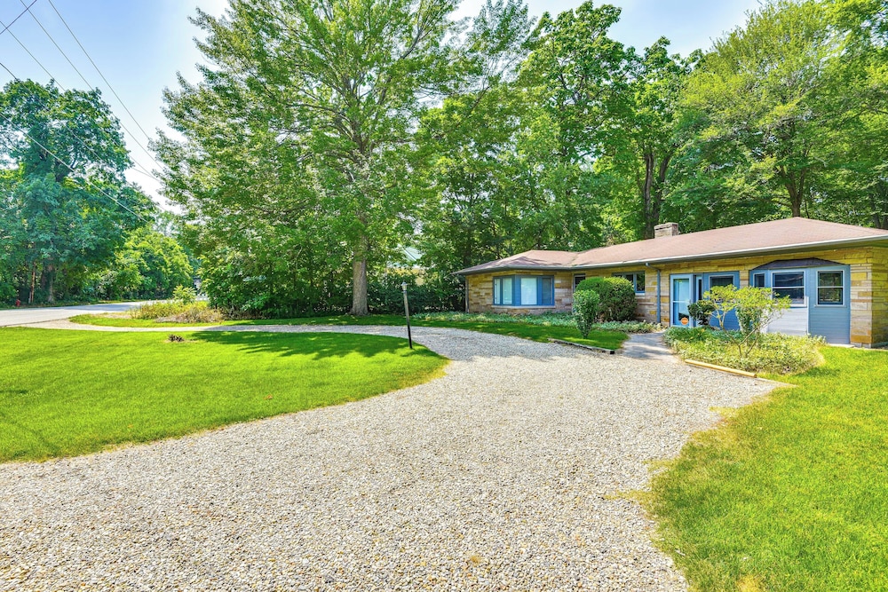 Charming Union Pier Home w/ Deck: Half-mi to Beach view 5