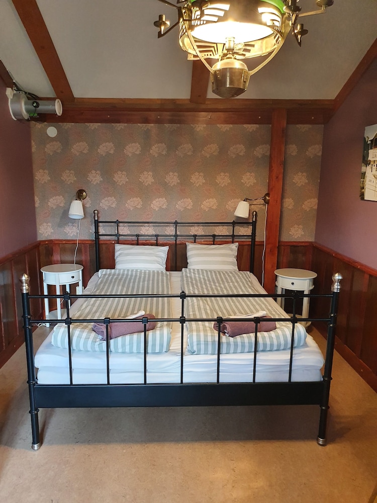 Nymans Bed & Breakfast view 5