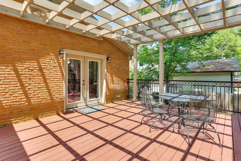 Walk to Dtwn & Freed-hardeman: Home w/ Fenced Yard