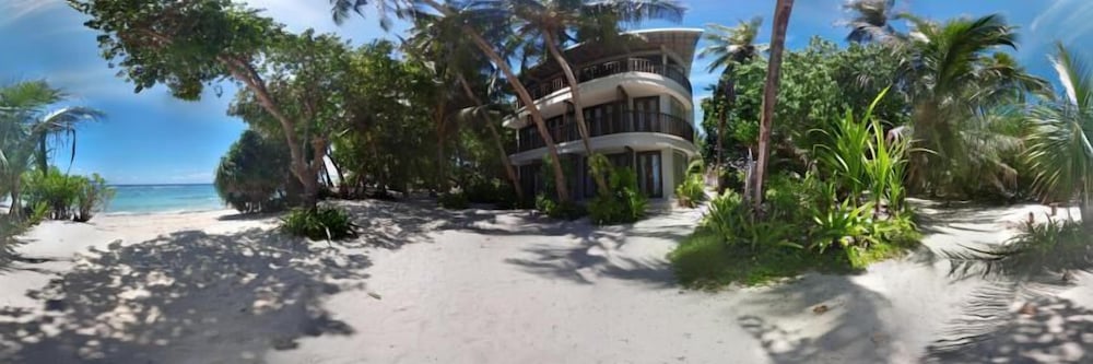 Thundi Sea View