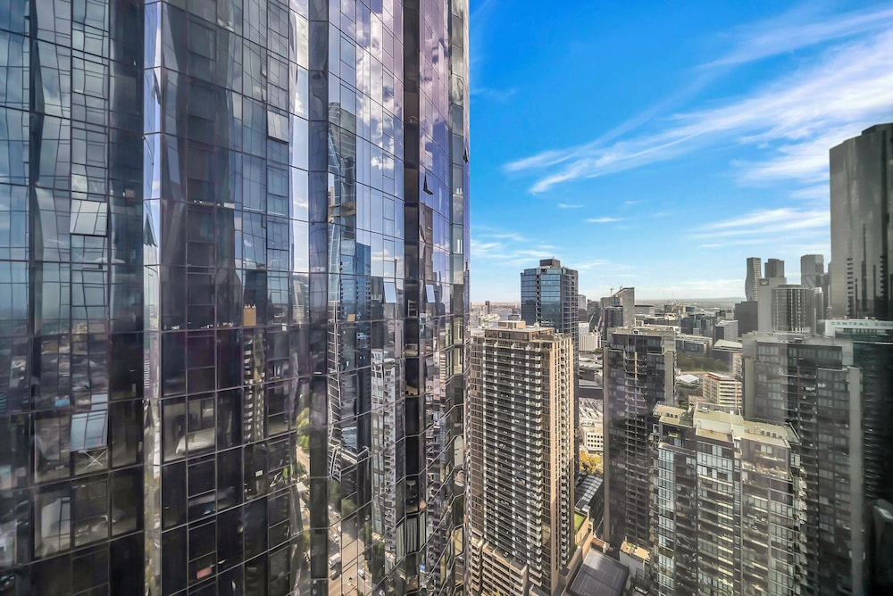 Melbourne Square Apartments