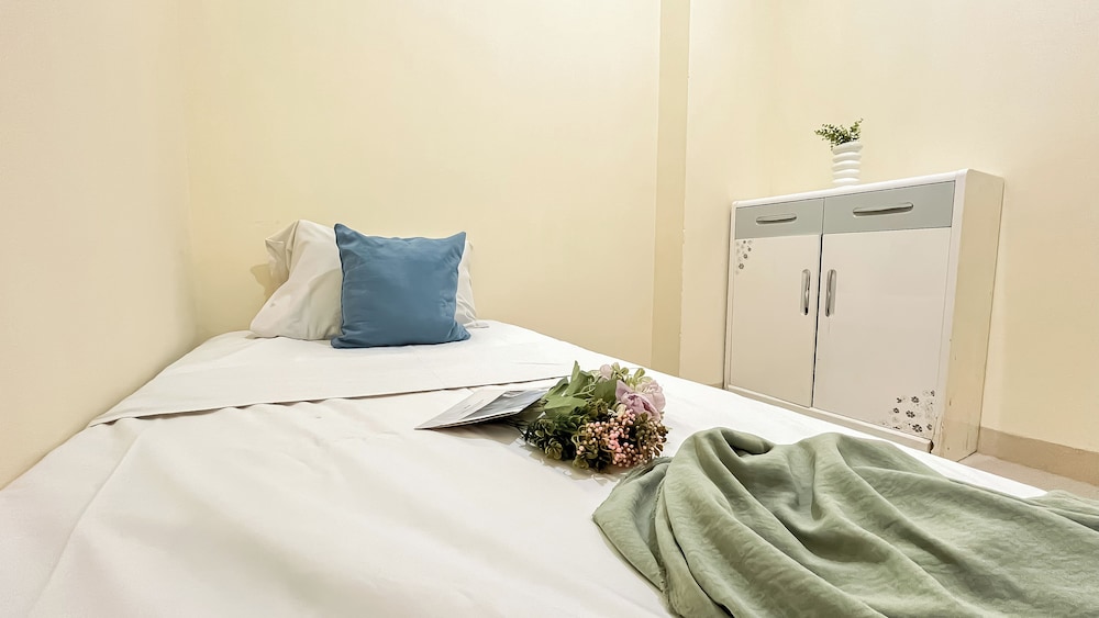 2Br Apartment Direct Access To Mall At Green Pramuka City
