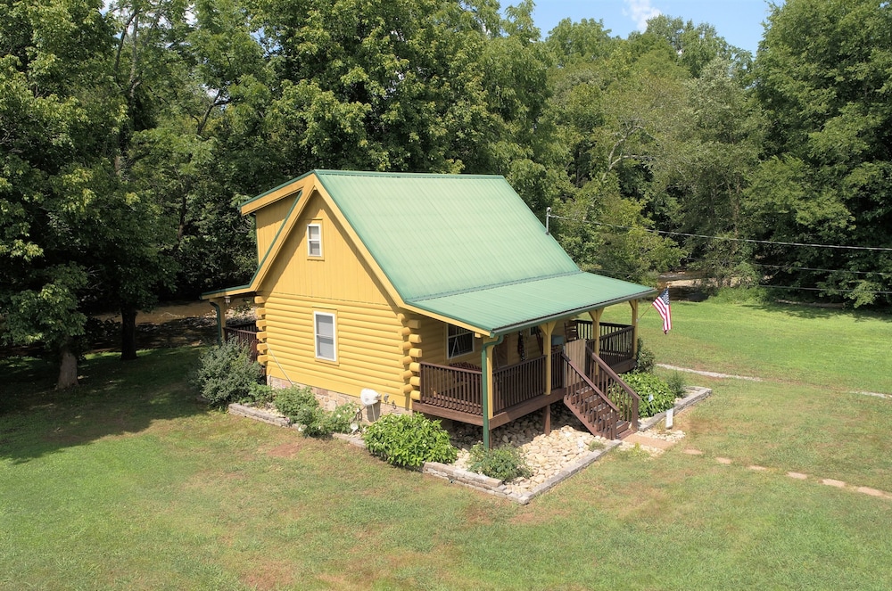 Yellow Cabin On The River 2 Bedroom Cabin by RedAwning view 4