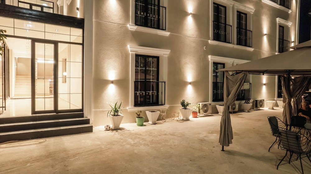 Trident Residence