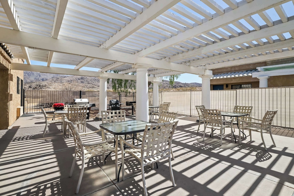 Hotel SureStay Plus by Best Western Twentynine Palms Joshua Tree