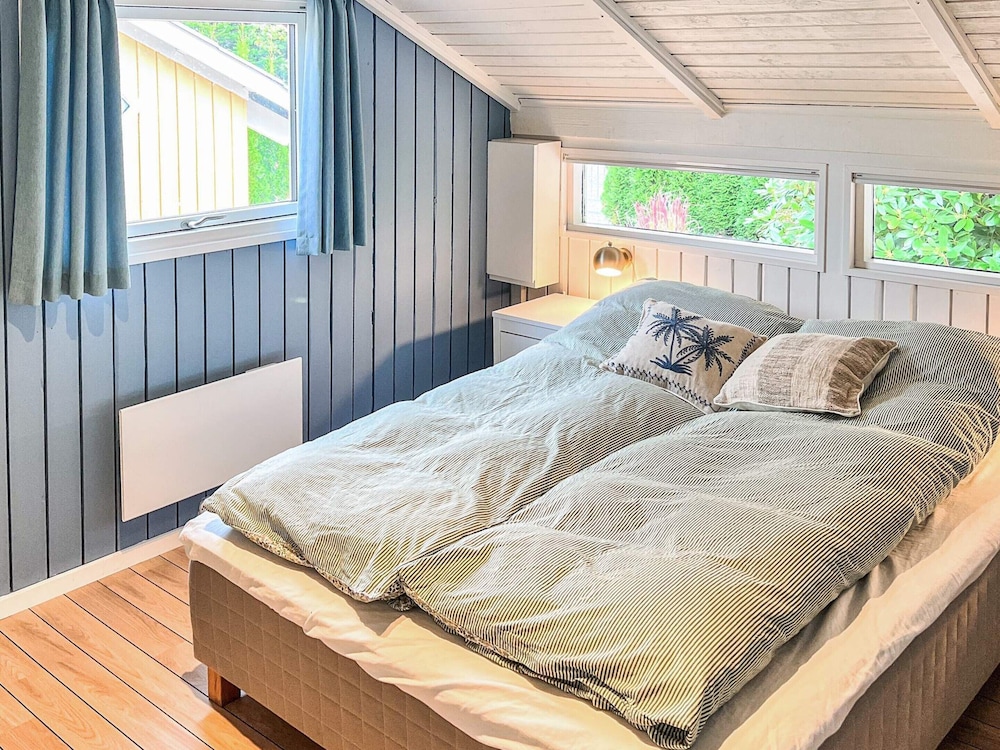 6 Person Holiday Home in Vaeggerlose