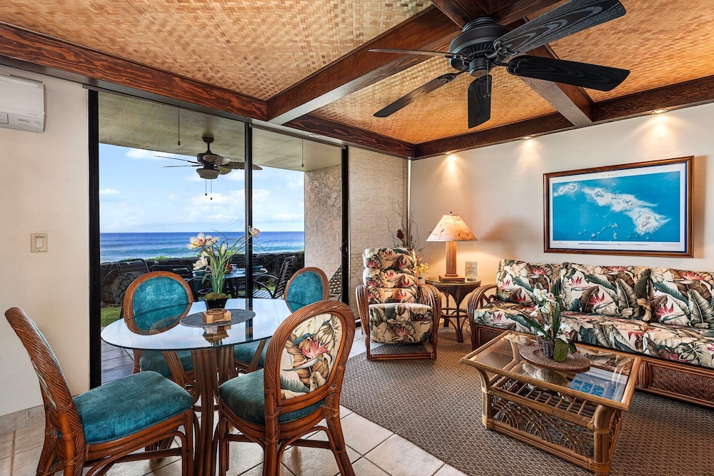 Easy Walk to Town Ocean Front AC & Wifi - Vrkcv