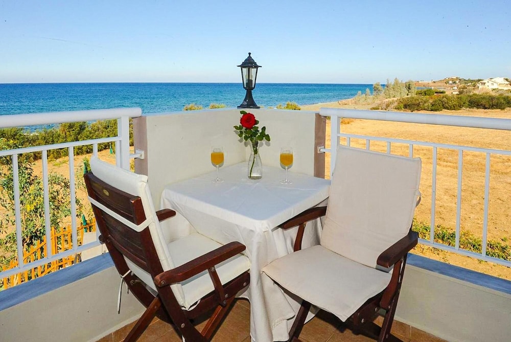 Kalisto Beach Villa Large Private Pool Walk to Beach Sea Views A C Wifi Car Not Required - 2137 view 4