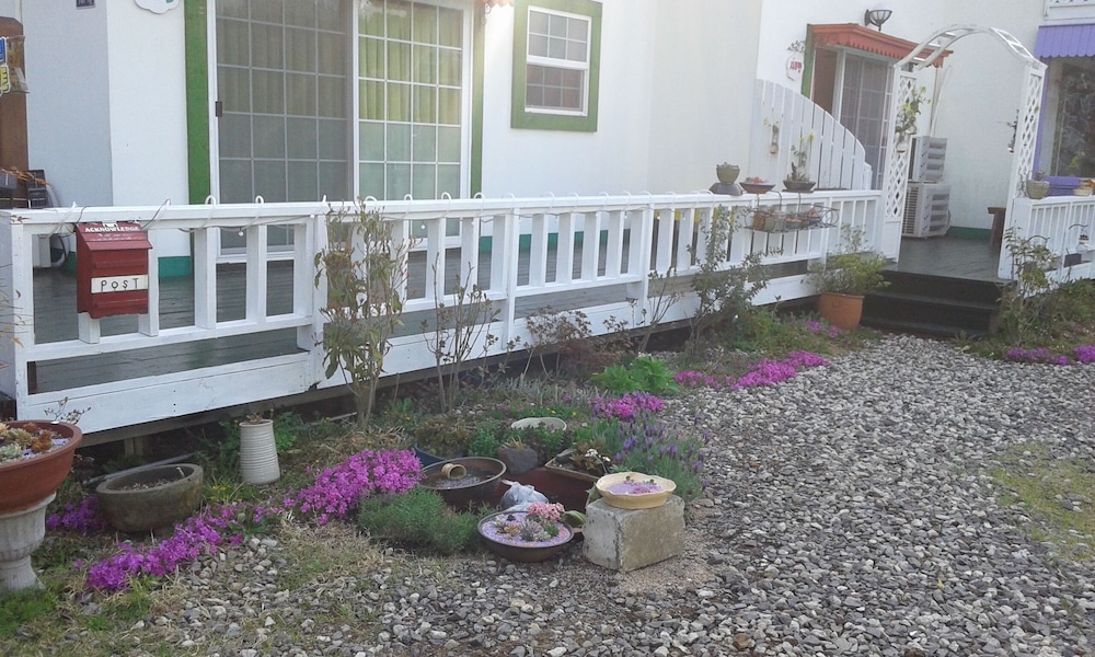 Goseong Sunshine Home Pension