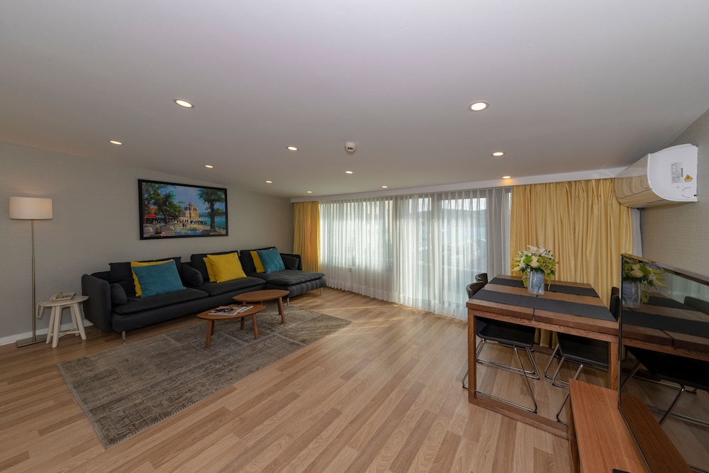 Feri Suites - Image 43