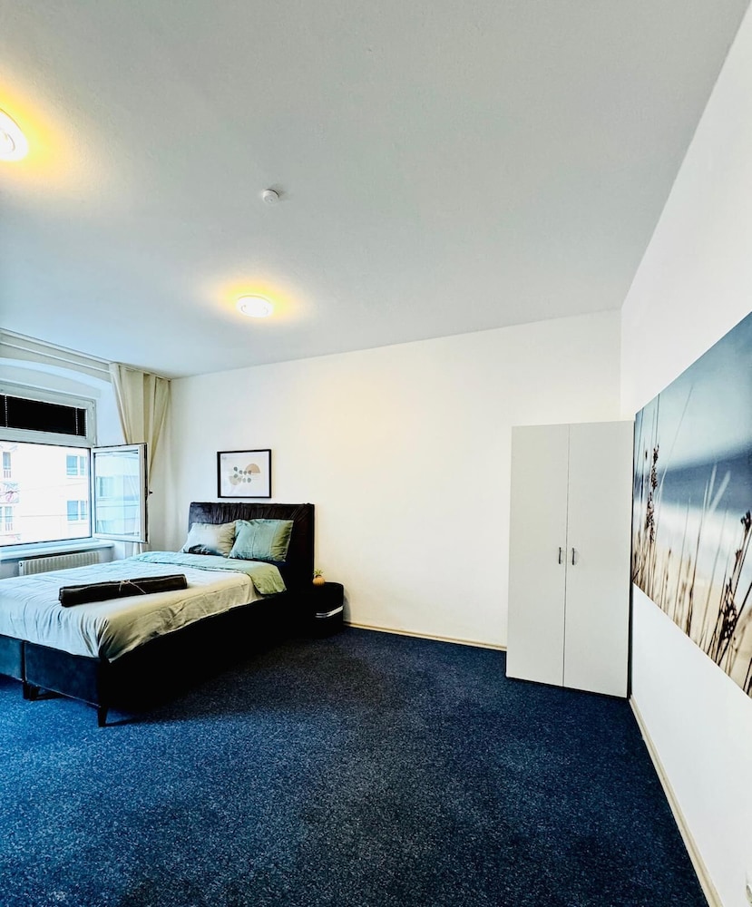 Luxury 7 Bedroom Apartment Sleeps 16