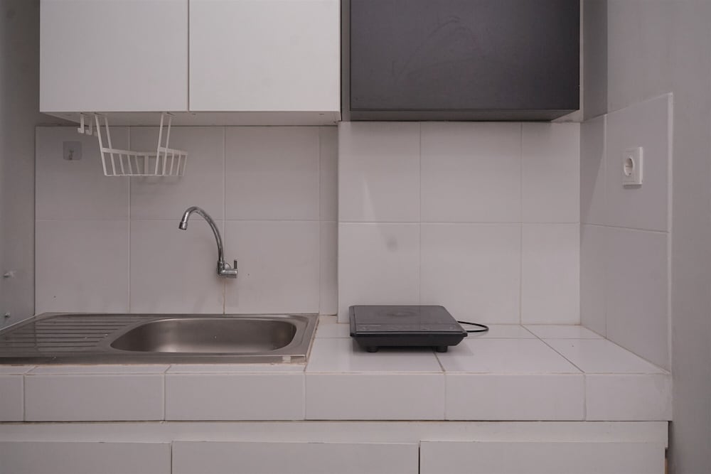 Cozy And Homey Studio At Trimezia Beverly 90210 Apartment