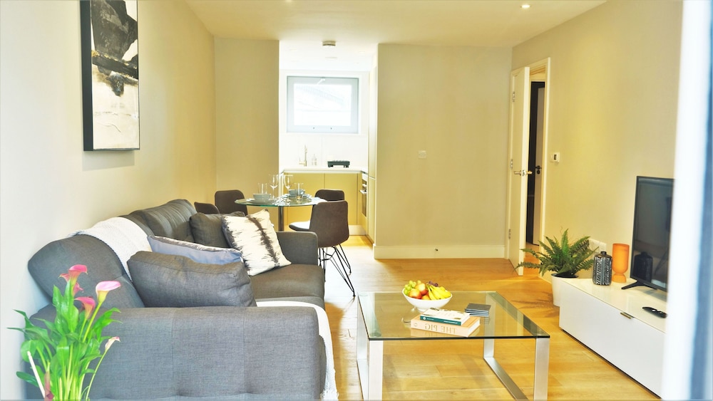 Accomodo London Southbank - Spacious & Elegant Apartments near Big Ben & London Eye