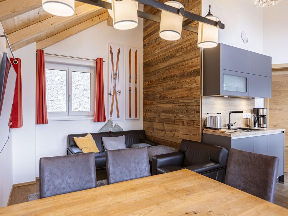 Inviting Chalet on the Ski-slope