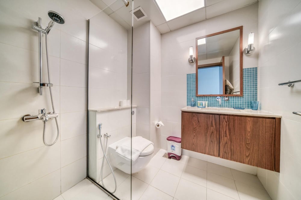 Modish Palm 3BR w Private Balcony Beach Access