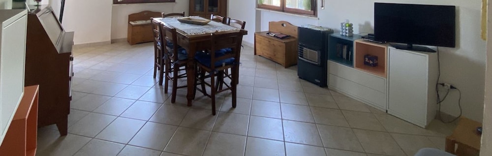 Villa Papini Seafront With 3 Apartments and Garden-rif Papi