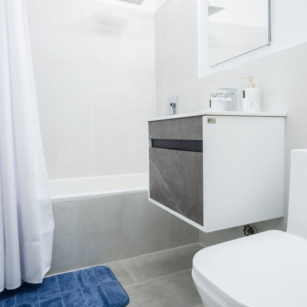 49-4a Prime Midtown Newly 2BR WD