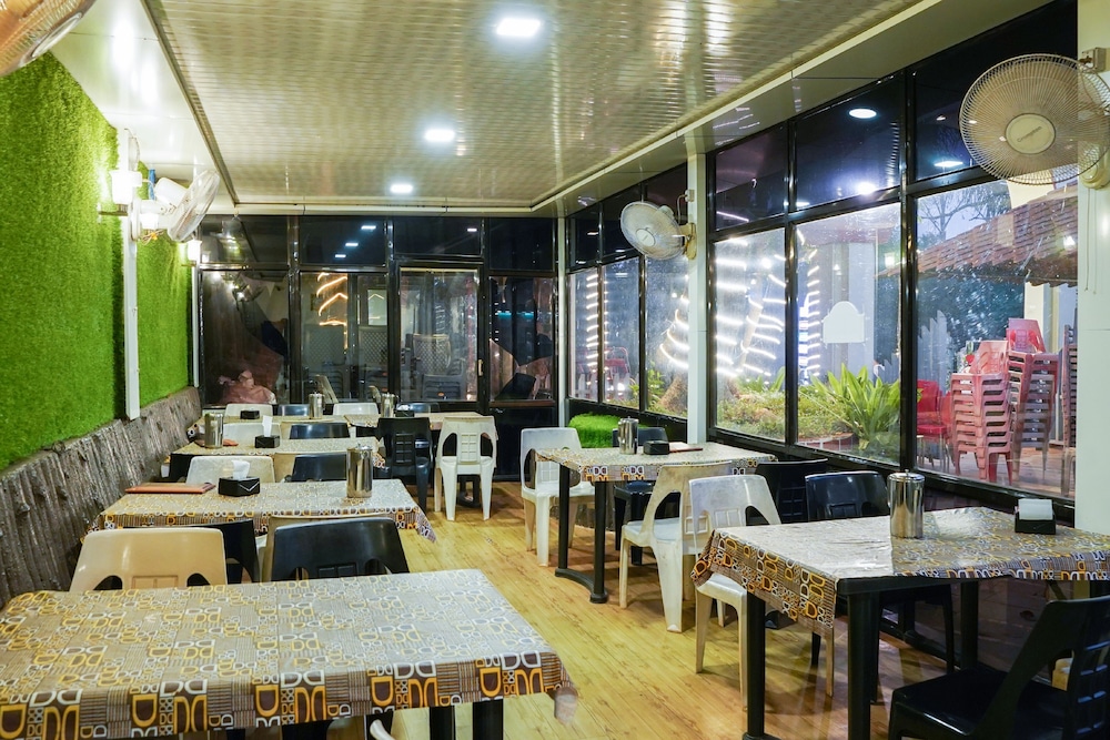 Hotel Kumar Plaza